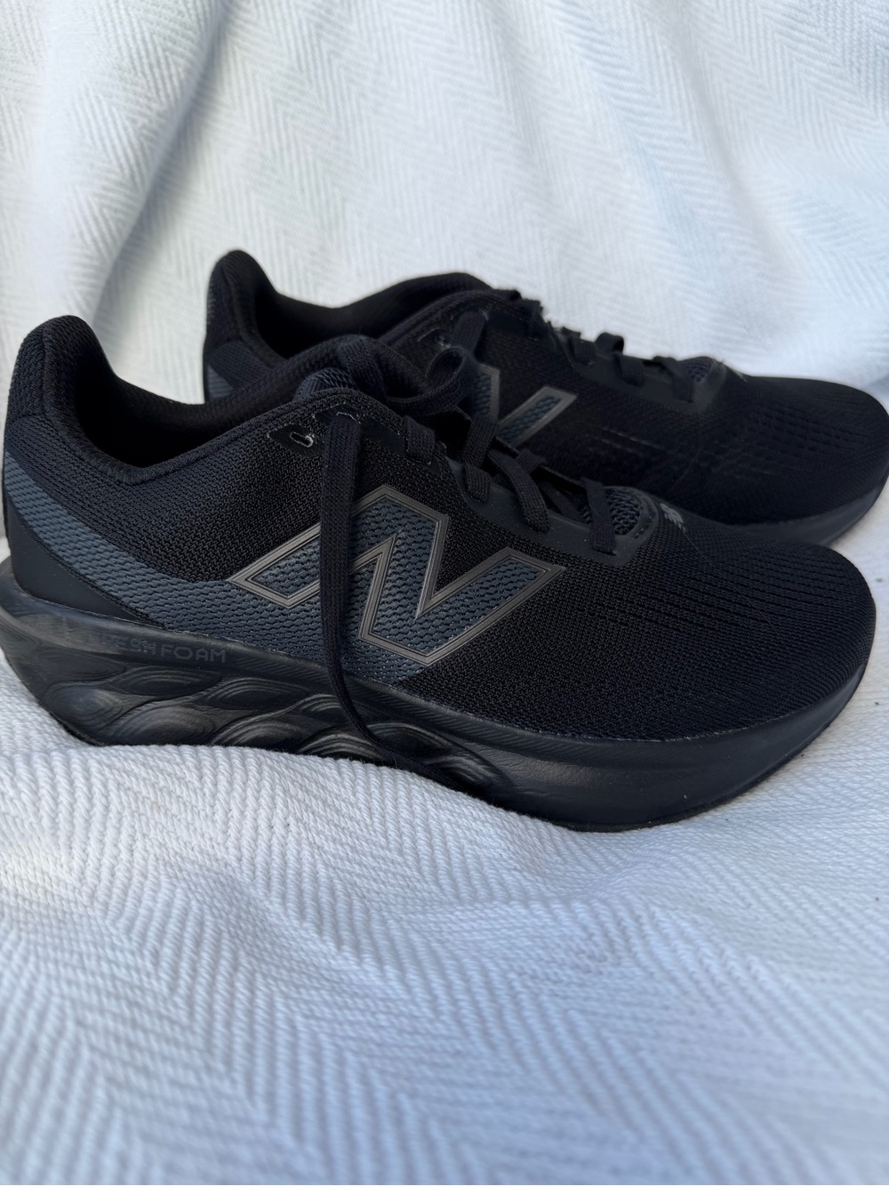 New Balance Women’s Black Athletic Running Shoes